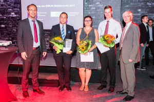 Preisverleihung mit Gewinnern des Züblin-Stahlbau-Preises 2015, v.l.n.r.: Prof. Dr. Richard Stroetmann (TU Dresden), Thoralf Kästner (1. Preis), Claudia Schlenger (2. Preis), Lukas Hüttig (3. Preis) und Ulrich Pfabe (Züblin Stahlbau GmbH)